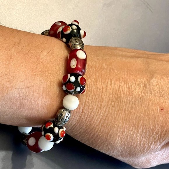 4 for $20 SALE- Red, Black & White Lampwork Glass Bead Bracelet - Picture 6 of 6